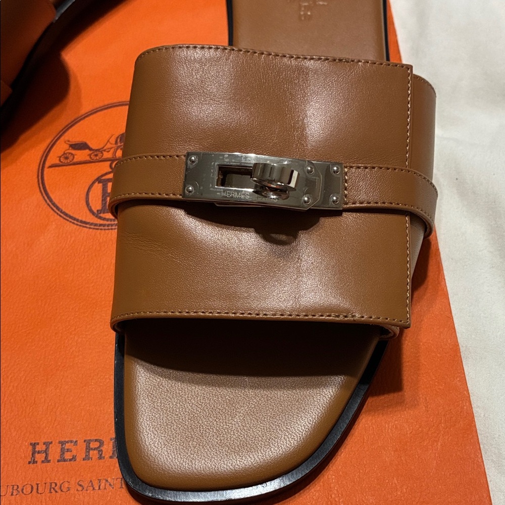 Hermes Kelly Gabriel Gold Brown Leather Slide Sandals PHW 38 Silvertone hardware - Picture 4 of 12
